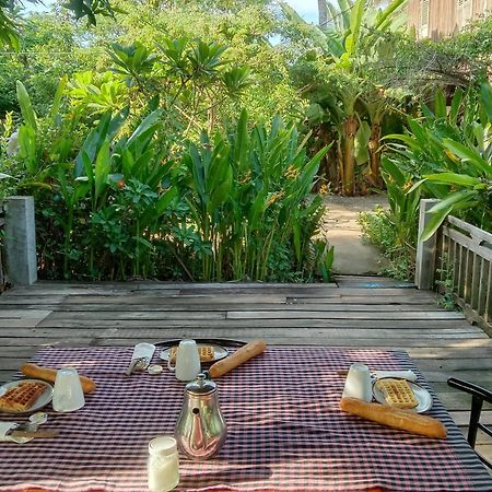O'Hamok Family Homestay Battambang Extérieur photo